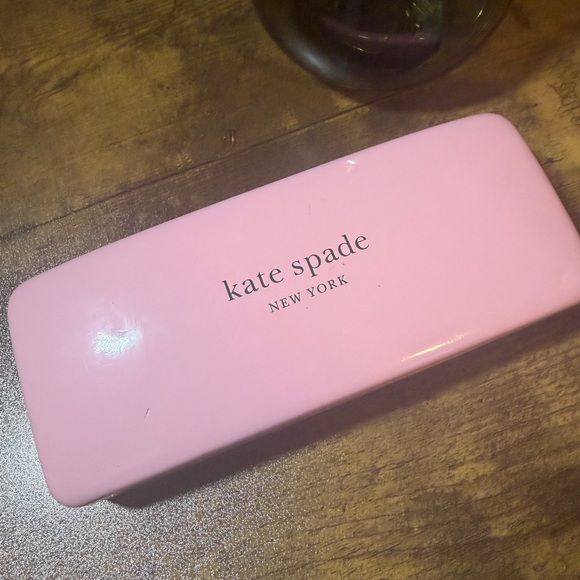 Kate Spade Eyeglass Case. - Picture 2 of 4